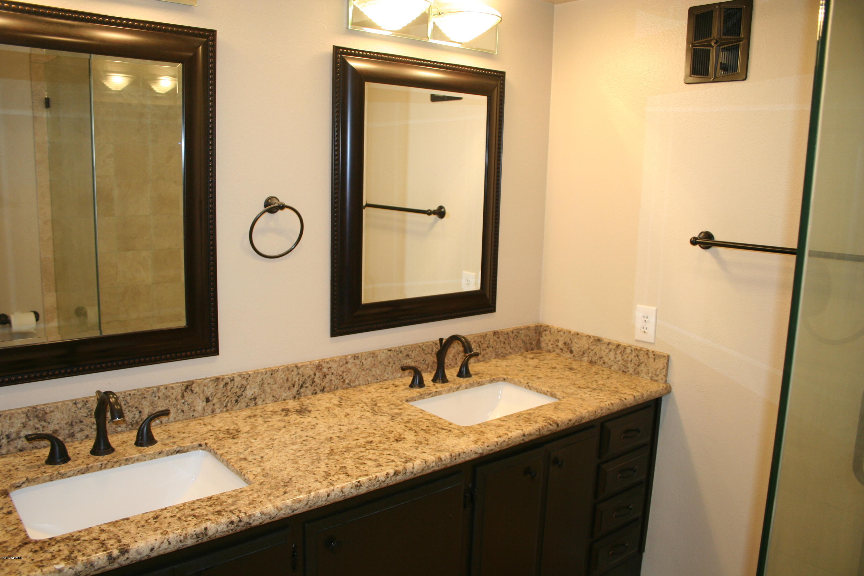 2610 East Osborn Road Phoenix, AZ 85016 - Photo 10 of 21 Master bath 5