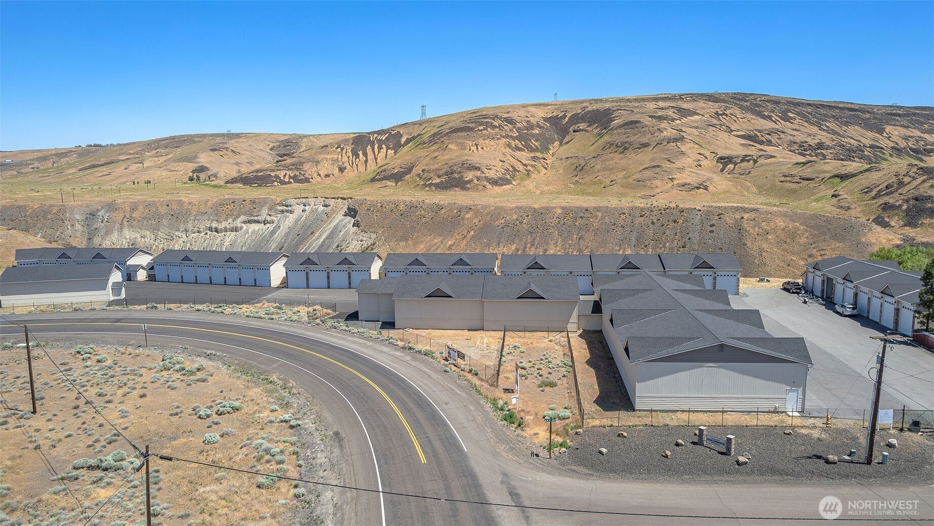9967 W8 Road Northwest, Unit G40 Quincy, WA 98848 - Photo 5 of 11 an aerial view of residential houses with outdoor space