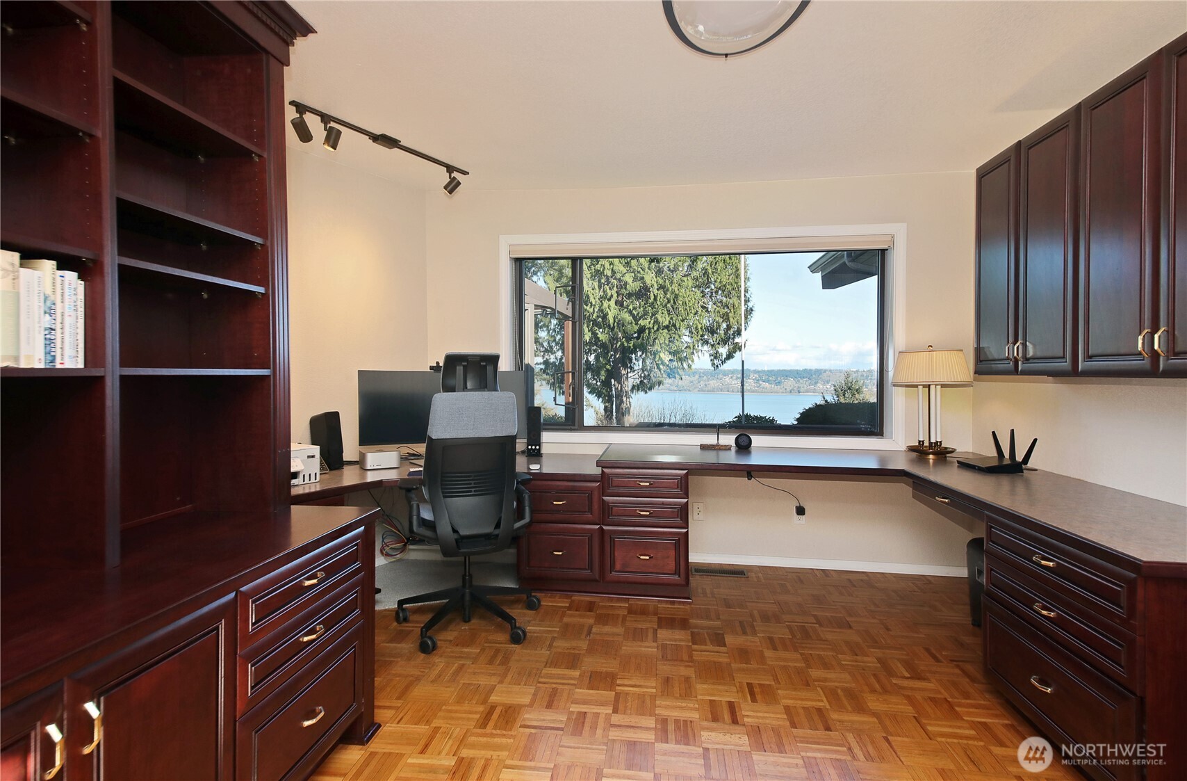 8111 Possession Ridge Lane Clinton, WA 98236 - Photo 29 of 37 a room with a large window and furniture