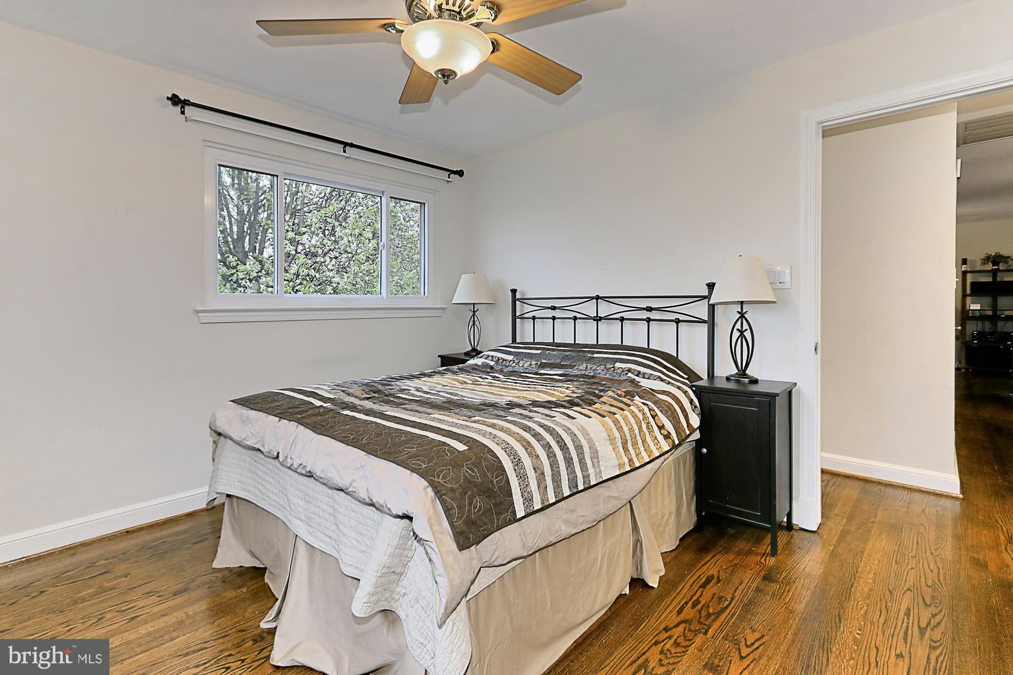5906 Craig Street Springfield, VA 22150 - Photo 19 of 54 Gleaming hardwoods and large picture window