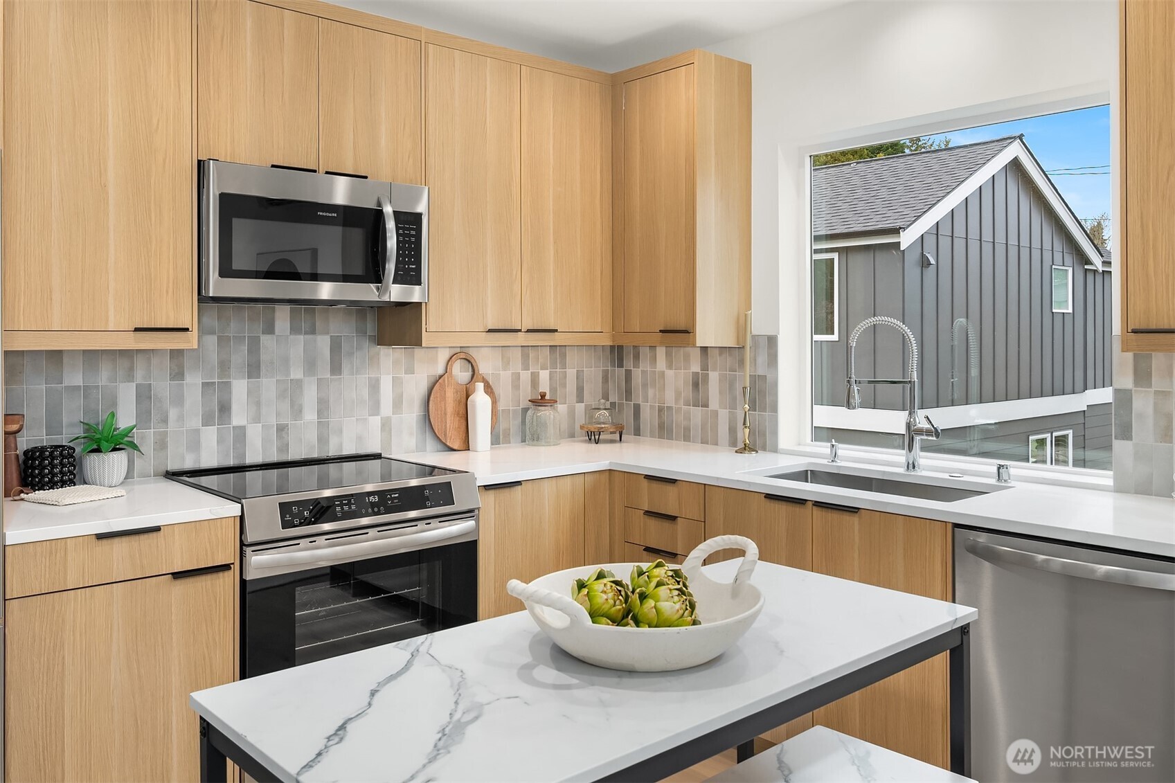 533 North 70th Street Seattle, WA 98103 - Photo 7 of 25