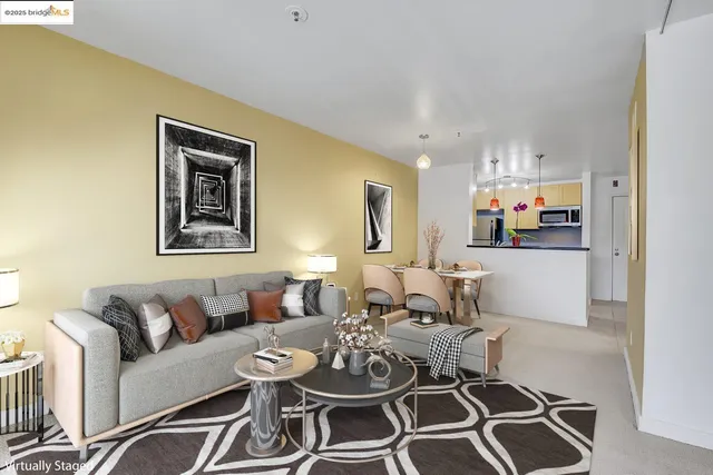 $295,000 | 6400 Christie Avenue, Unit 5109, Emeryville, CA 94608