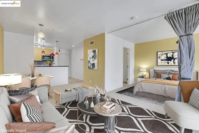 $295,000 | 6400 Christie Avenue, Unit 5109, Emeryville, CA 94608