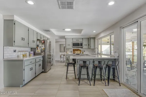 $869,500 | 720 West Thunderbird Road, Phoenix, AZ 85023