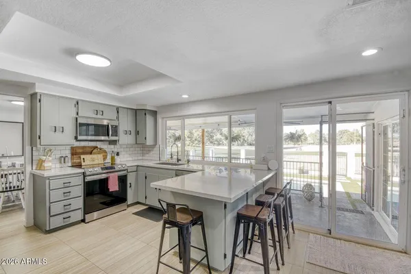$869,500 | 720 West Thunderbird Road, Phoenix, AZ 85023