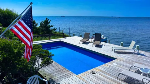 $1,800,000 | 258 Bay Walk, Fire Island Pines, NY 11770