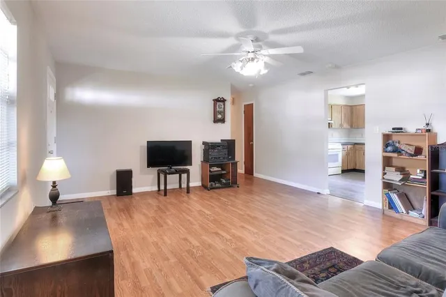 $279,999 | 6070 Hilltop Lane East, Lakeland, FL 33809