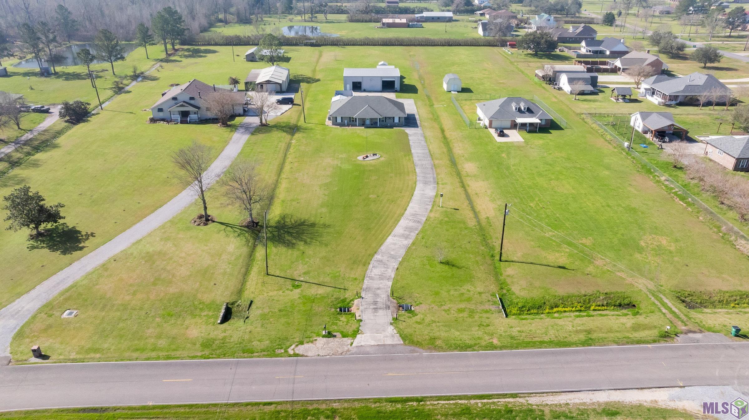 1294 Burma Road Thibodaux, LA 70301 - Photo 3 of 34
