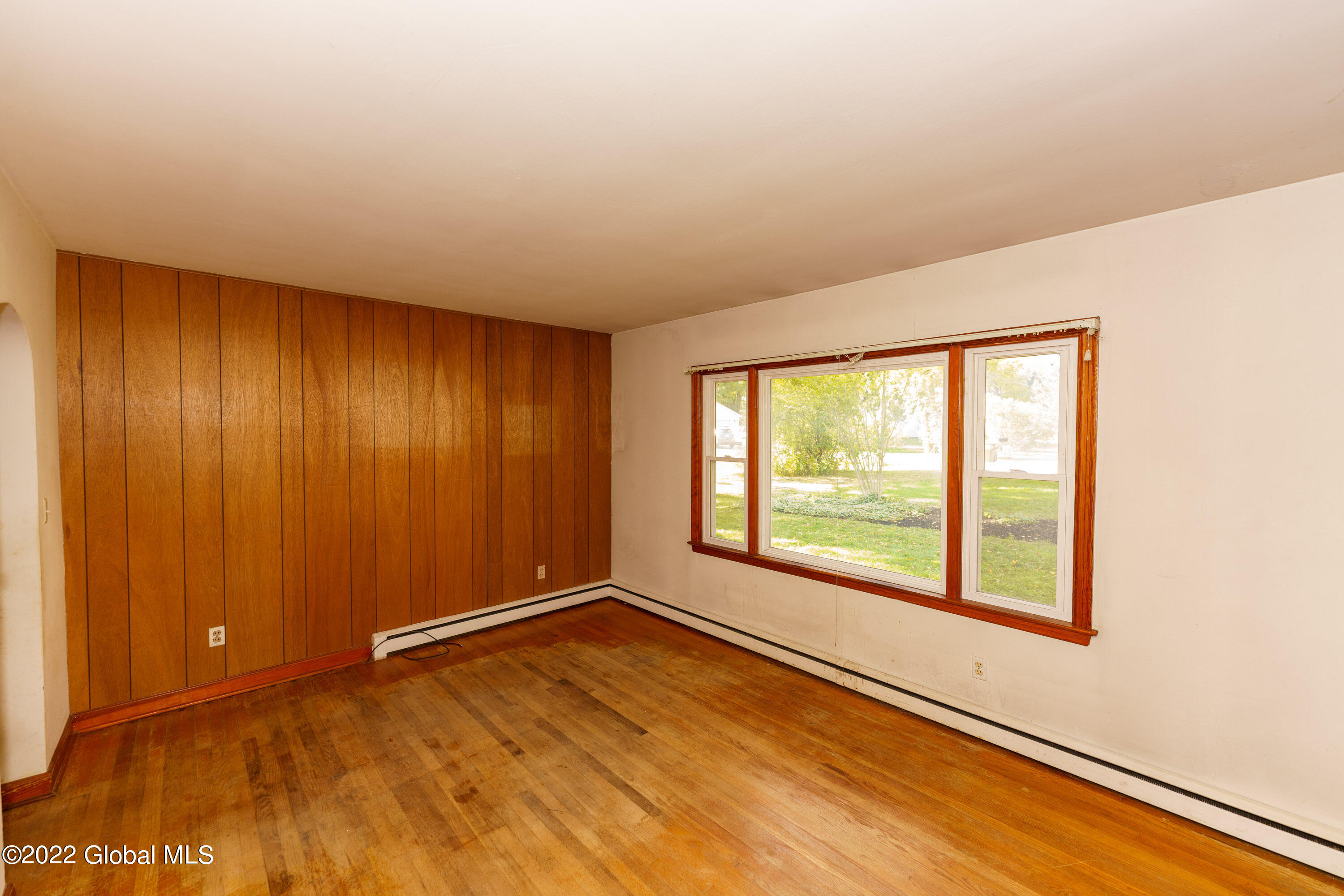 9 Danvers Road Altamont, NY 12009 - Photo 13 of 31 4 Livingroom 1