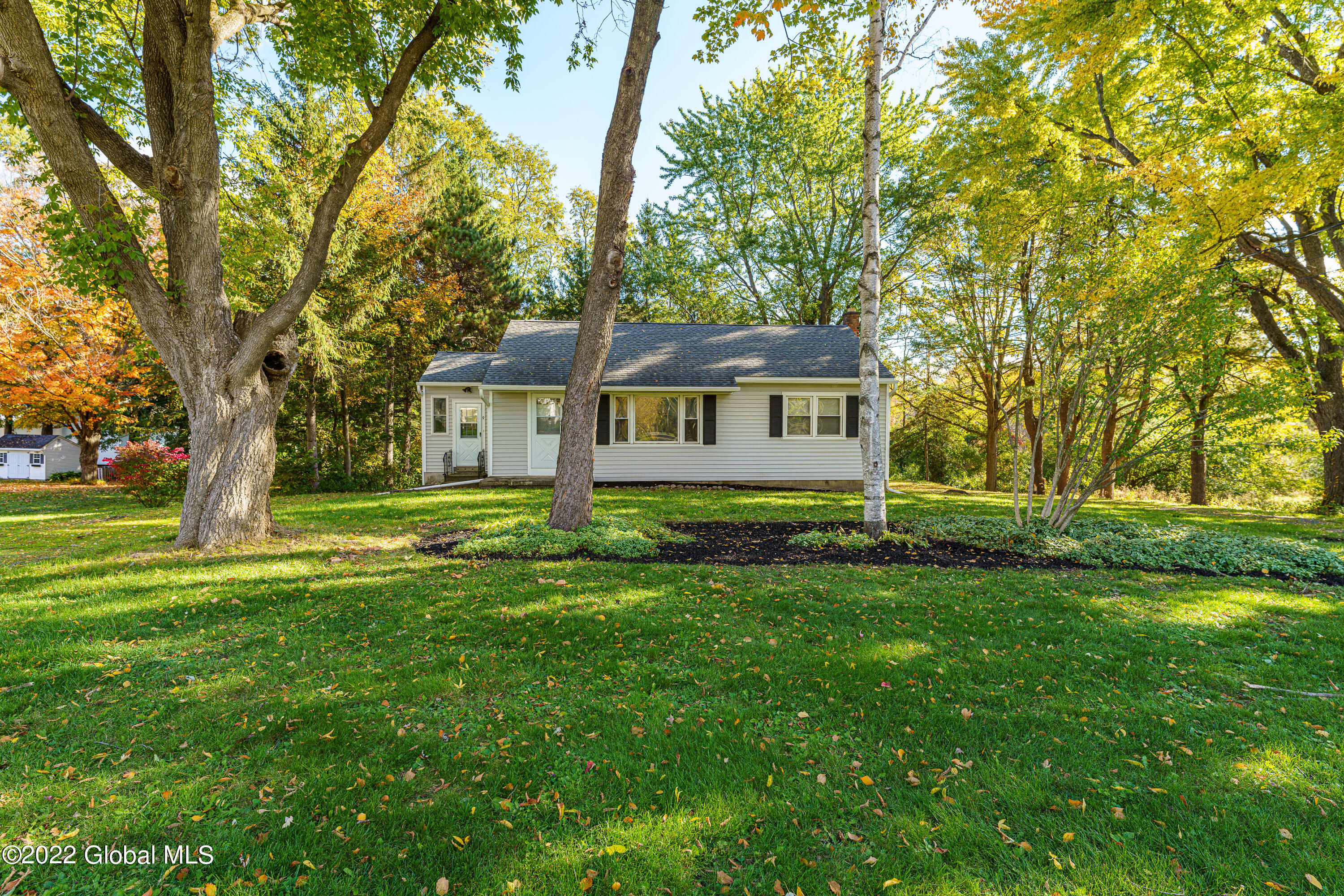 9 Danvers Road Altamont, NY 12009 - Photo 2 of 31 0 Front 1