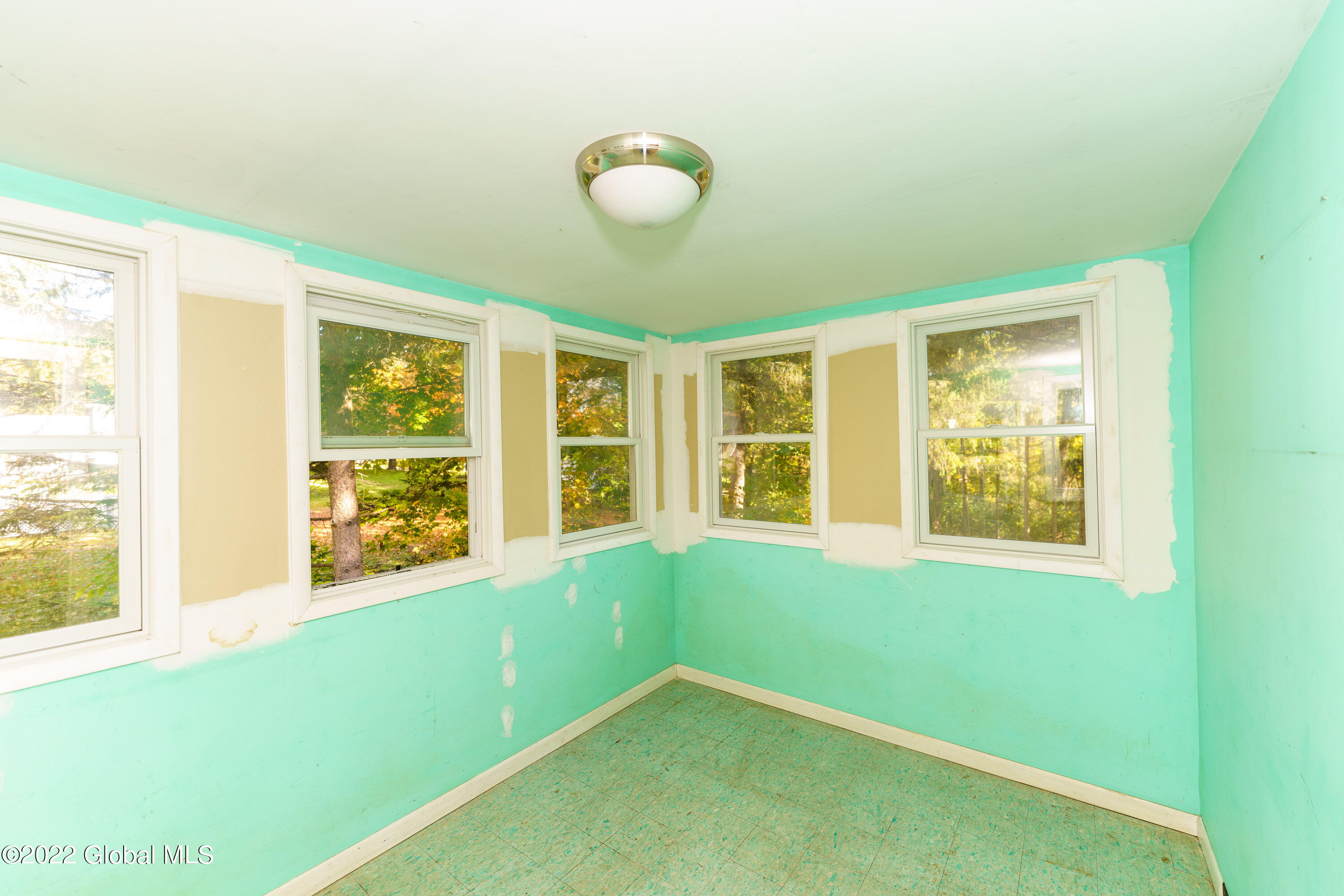 9 Danvers Road Altamont, NY 12009 - Photo 5 of 31 1 Mudroom 1