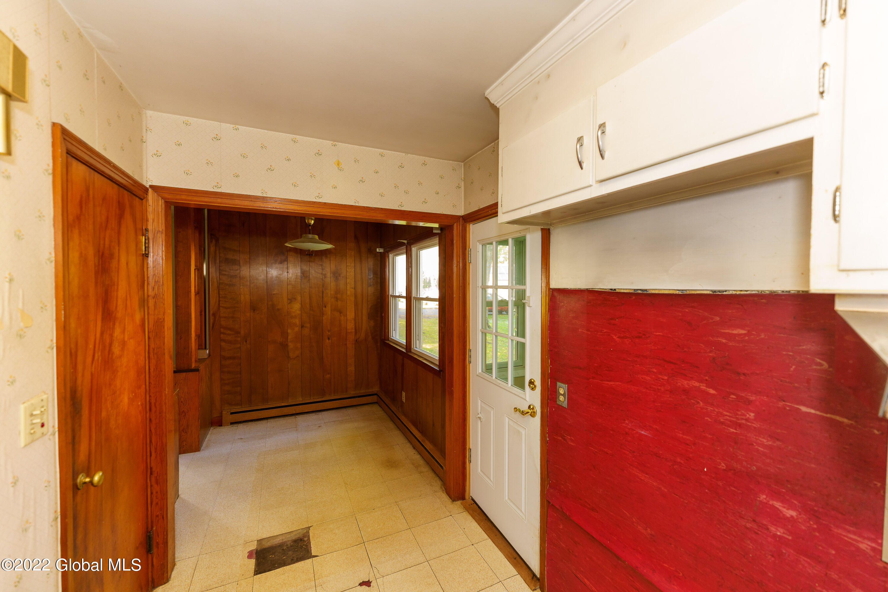 9 Danvers Road Altamont, NY 12009 - Photo 9 of 31 2 Kitchen 3