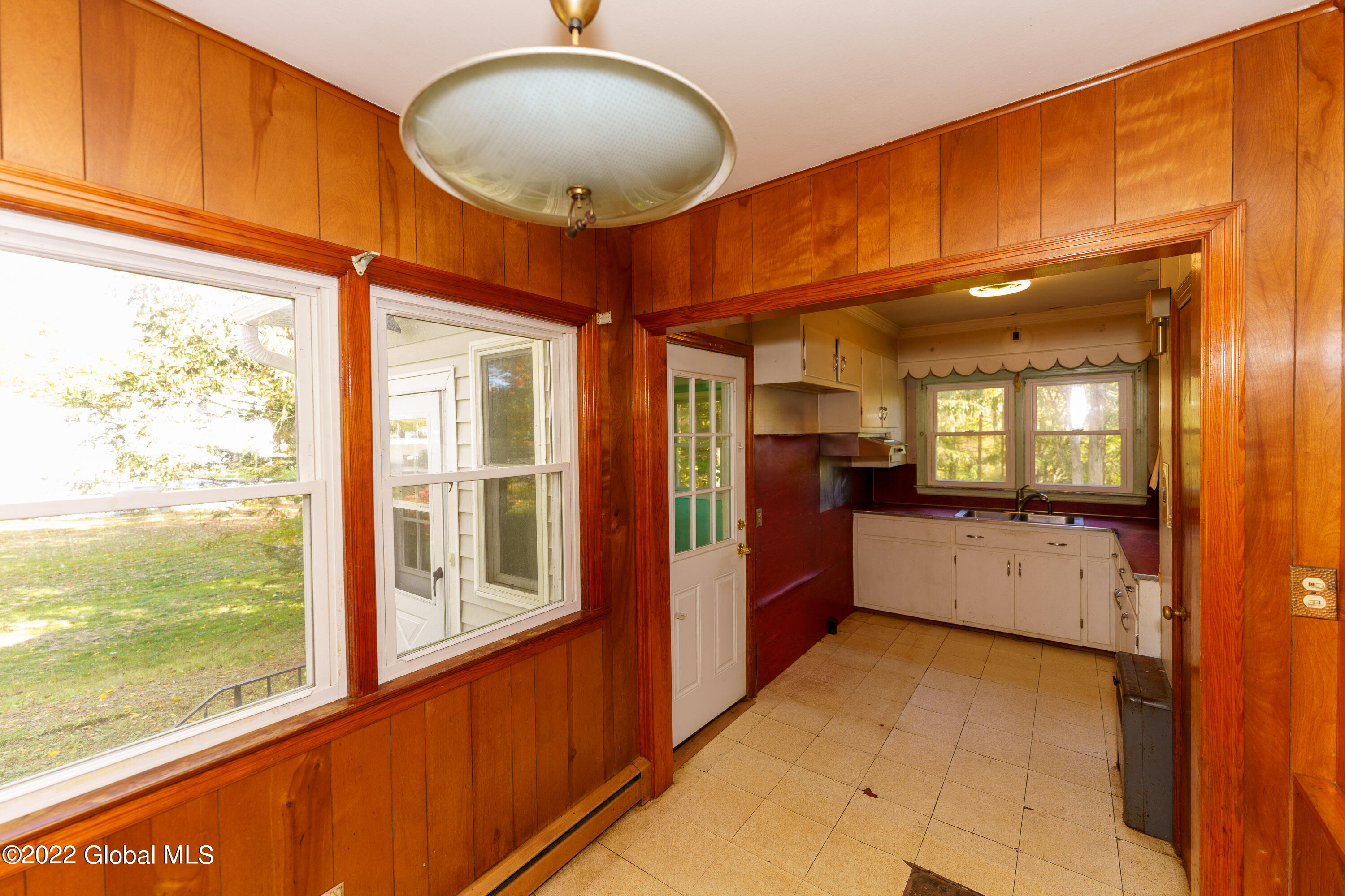 9 Danvers Road Altamont, NY 12009 - Photo 10 of 31 3 Diningroom 1
