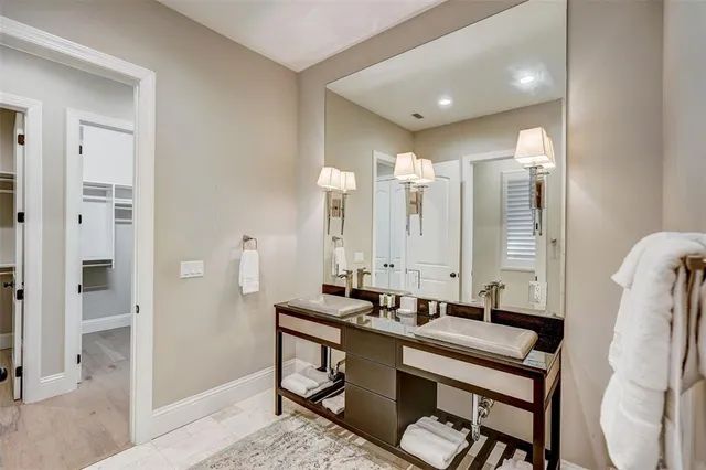 $24,000 | 125 South Blvd Of Presidents, Sarasota, FL 34236