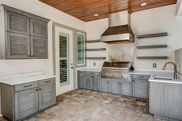 $24,000 | 125 South Blvd Of Presidents, Sarasota, FL 34236