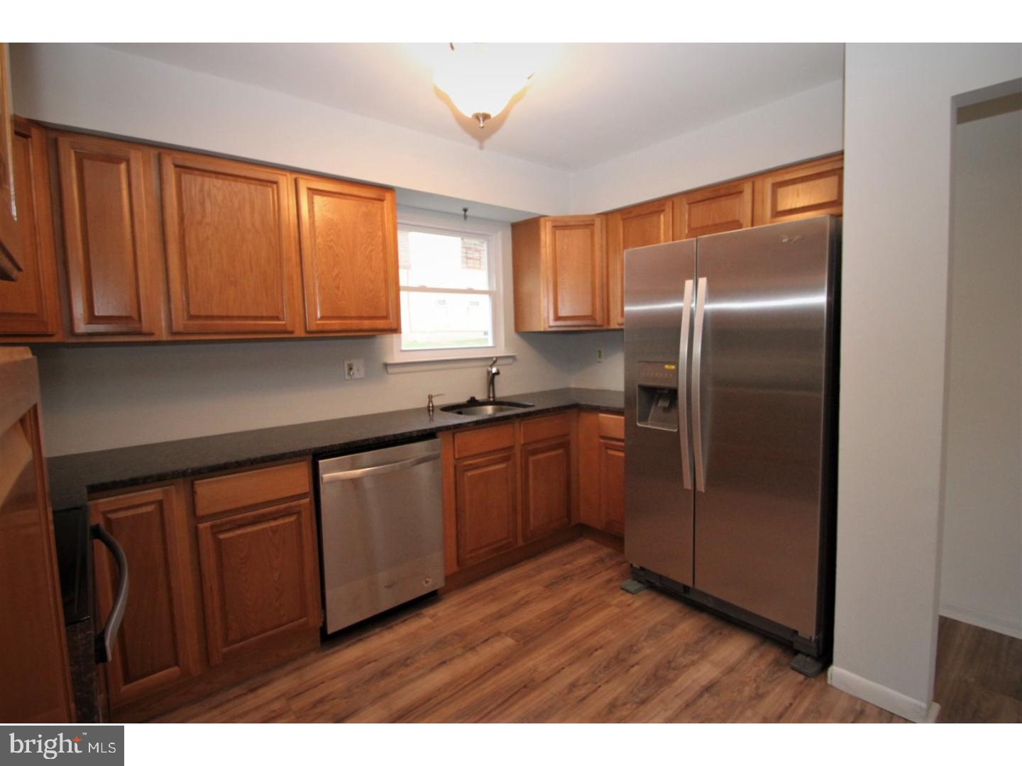 1801 Walnut Ridge Drive Pottstown, PA 19464 - Photo 8 of 25 Kitchen