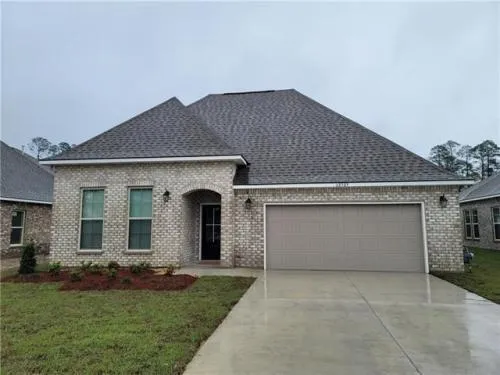 $2,300 | 68309 Frier Court, Mandeville, LA 70471