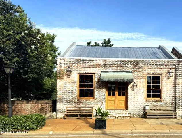$489,000 | 207 South Commerce Street, Natchez, MS 39120