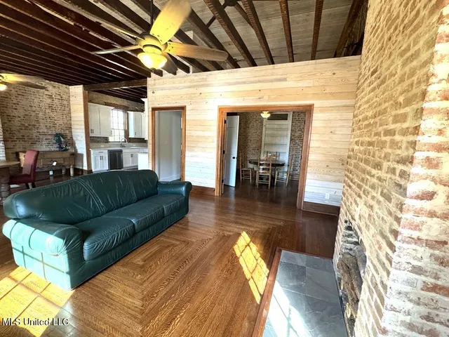 $489,000 | 207 South Commerce Street, Natchez, MS 39120