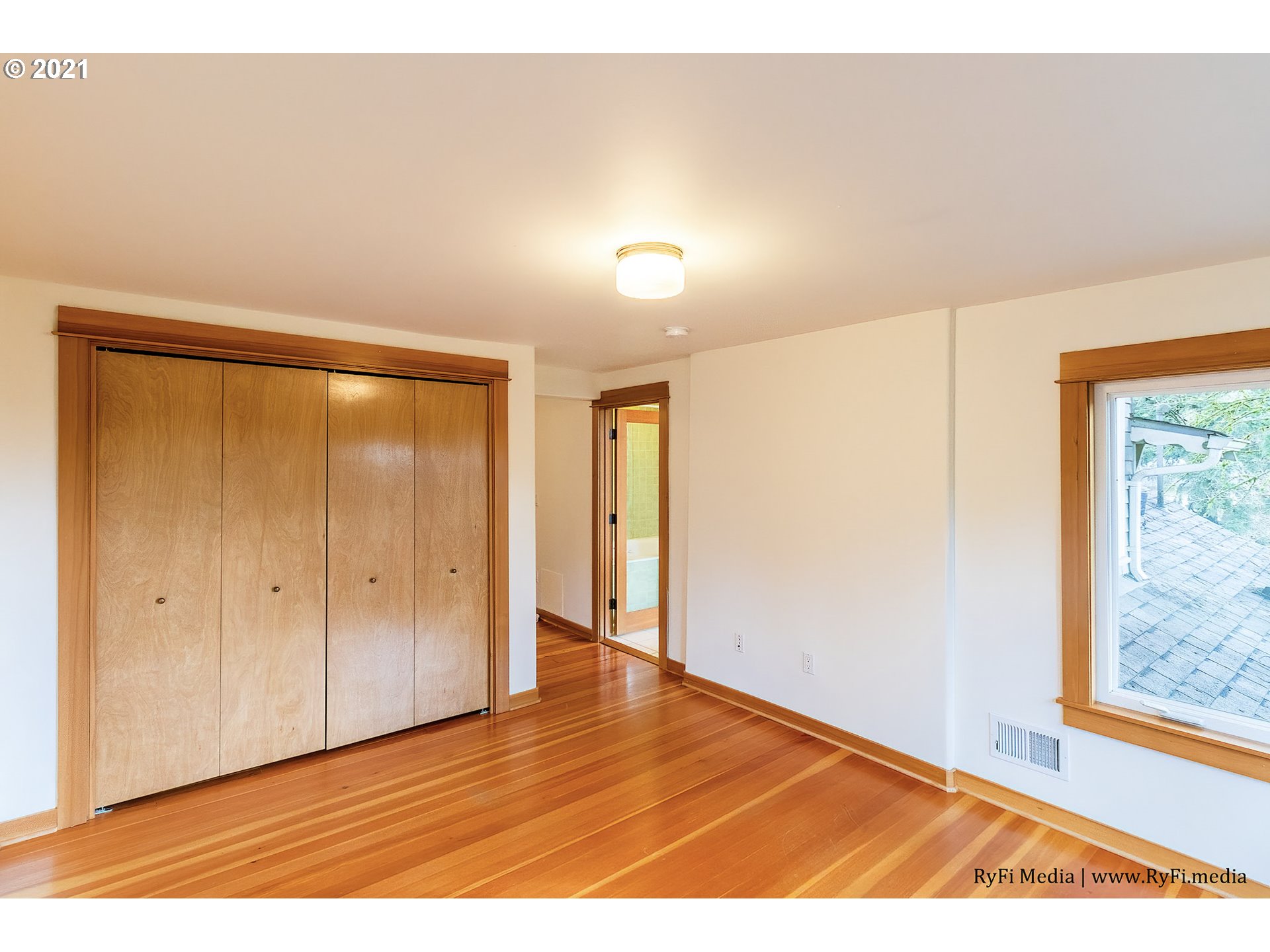 3001 Southwest Dosch Road Portland, OR 97221 - Photo 14 of 32