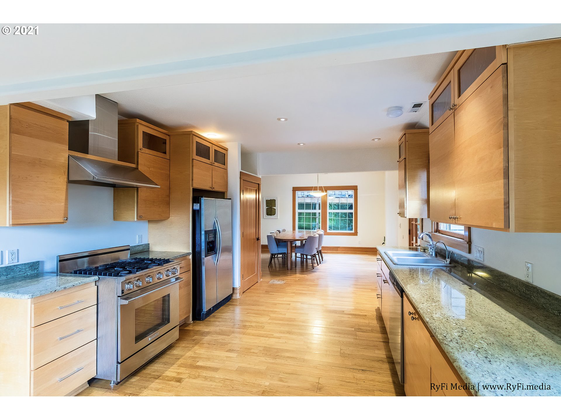3001 Southwest Dosch Road Portland, OR 97221 - Photo 6 of 32
