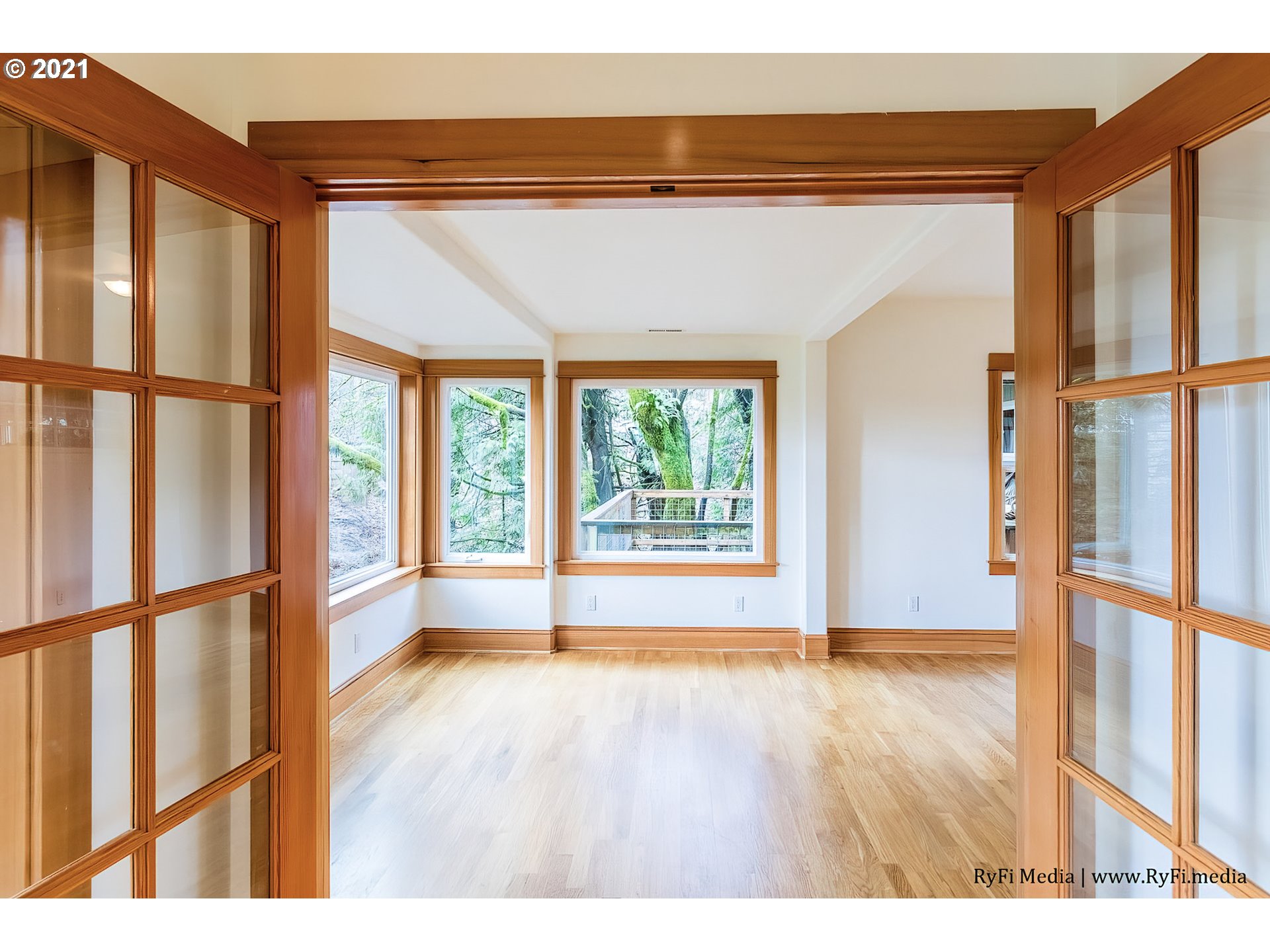 3001 Southwest Dosch Road Portland, OR 97221 - Photo 8 of 32