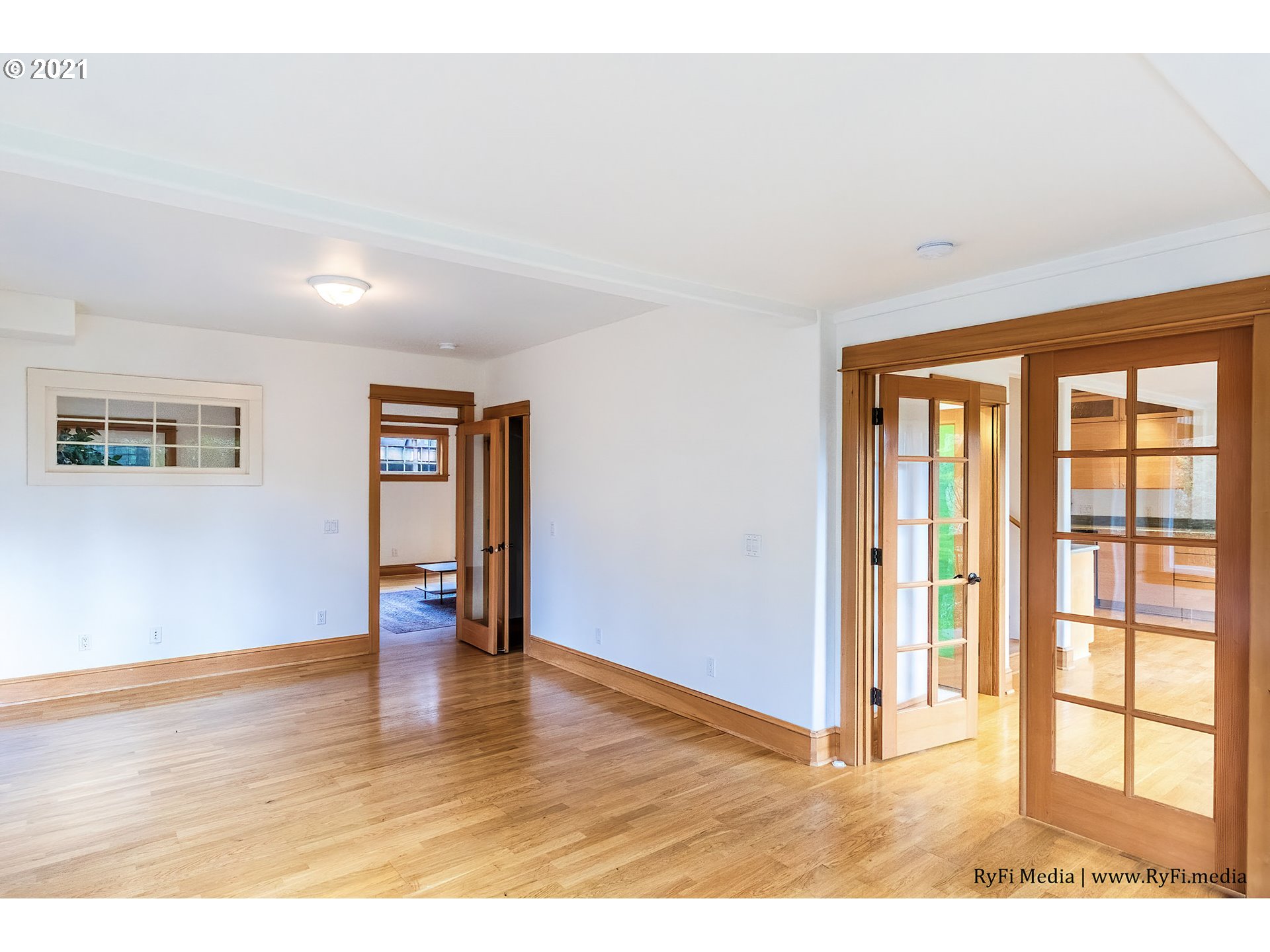 3001 Southwest Dosch Road Portland, OR 97221 - Photo 9 of 32