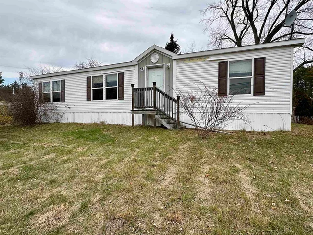 $489,900 | 1 Lee Hook Road, Newmarket, NH 03857