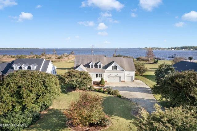 $999,000 | 123 Nautical Lane, Currituck, NC 27929