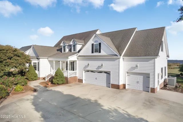 $999,000 | 123 Nautical Lane, Currituck, NC 27929