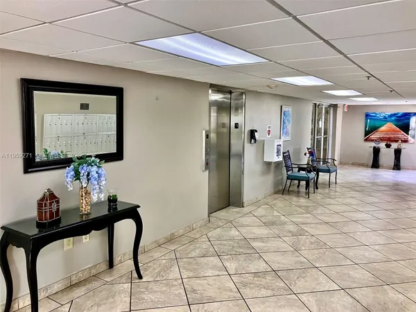 $2,500 | 3910 Inverrary Boulevard, Unit 304B, Lauderhill, FL 33319