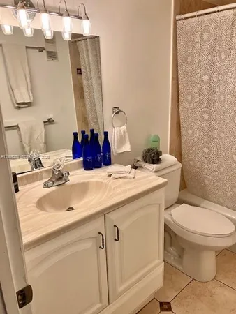 $2,500 | 3910 Inverrary Boulevard, Unit 304B, Lauderhill, FL 33319