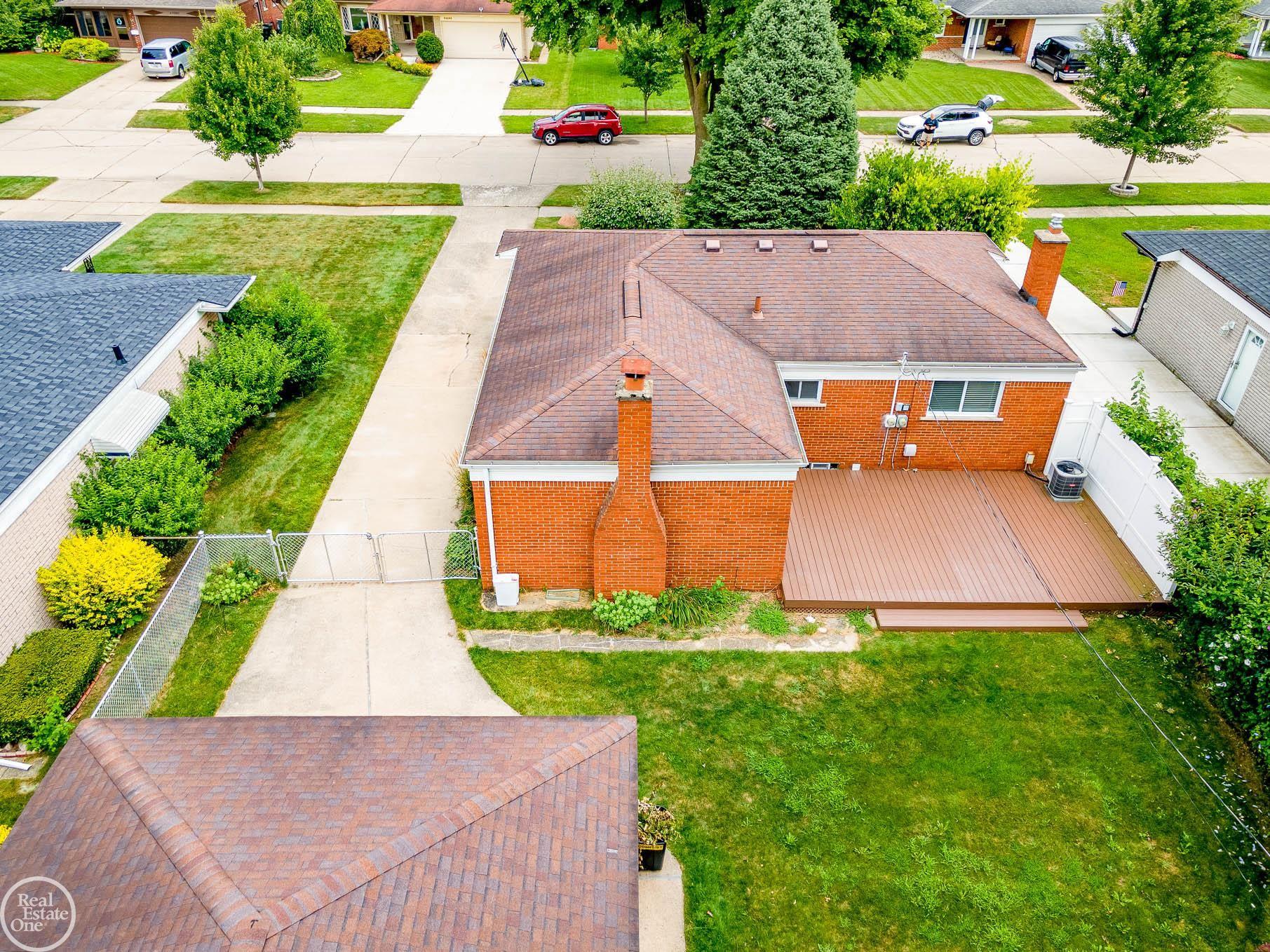 34249 Greentrees Road Sterling Heights, MI 48312 - Photo 19 of 23 50150731-e73e3fb6-e8d8-4fd6-81a0-bfcd13d60d17.JPG