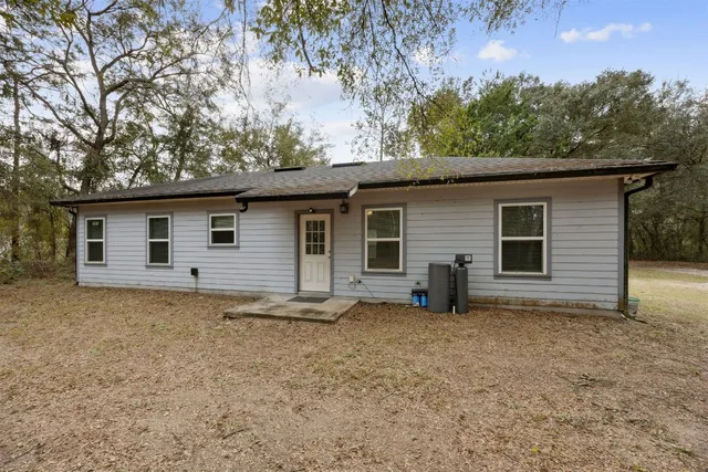 front view of house with a yard
