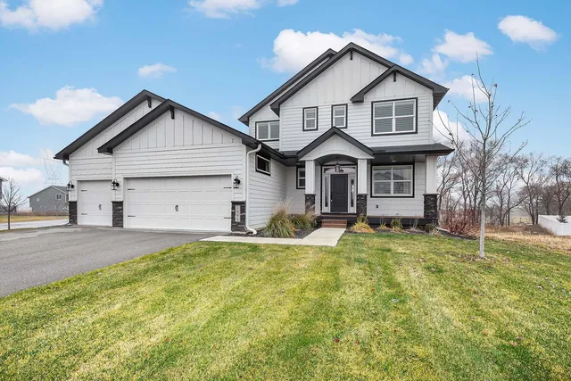 $587,500 | 1498 Tyrone Drive, Shakopee, MN 55379