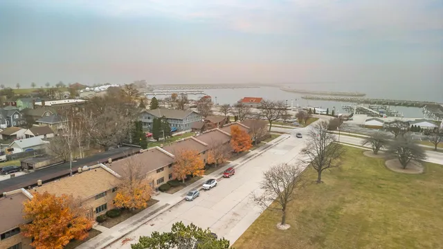 $183,900 | 314 Center Avenue, Unit 3, Sheboygan, WI 53081