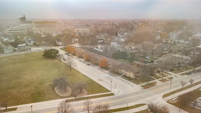 $183,900 | 314 Center Avenue, Unit 3, Sheboygan, WI 53081