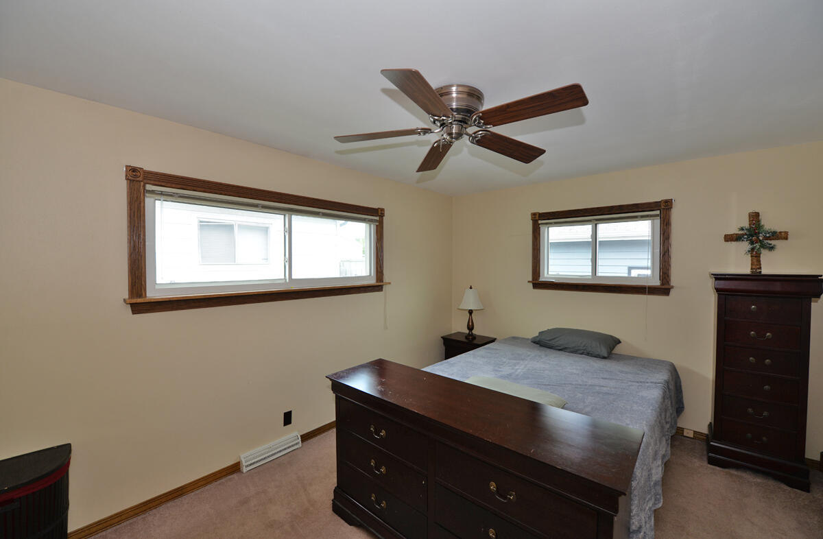 4320 Byrd Avenue Racine, WI 53405 - Photo 13 of 26 112
