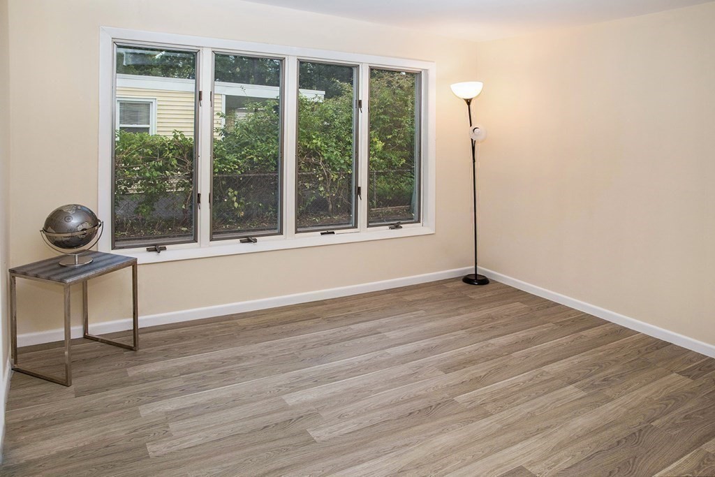 20 Wallace Street Springfield, MA 01119 - Photo 14 of 21 Gallery Image 14