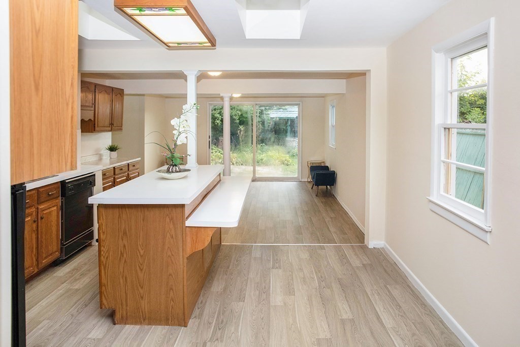 20 Wallace Street Springfield, MA 01119 - Photo 4 of 21 Gallery Image 4
