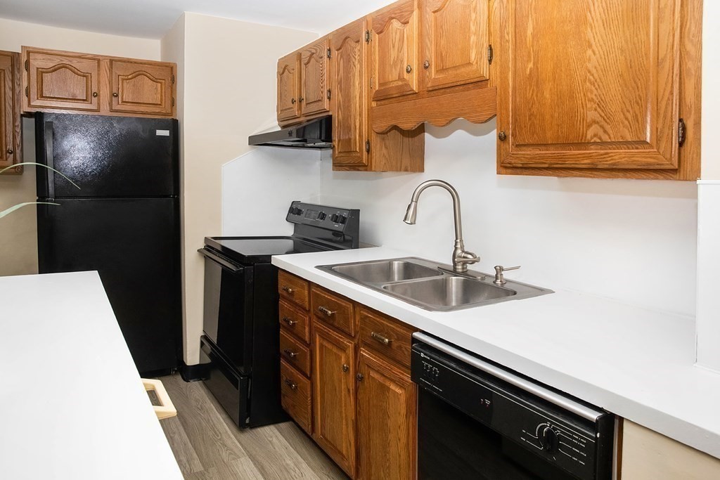 20 Wallace Street Springfield, MA 01119 - Photo 5 of 21 Gallery Image 5
