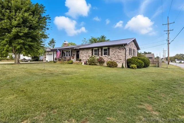 102 Gerhart Avenue, Eldon, MO 65026