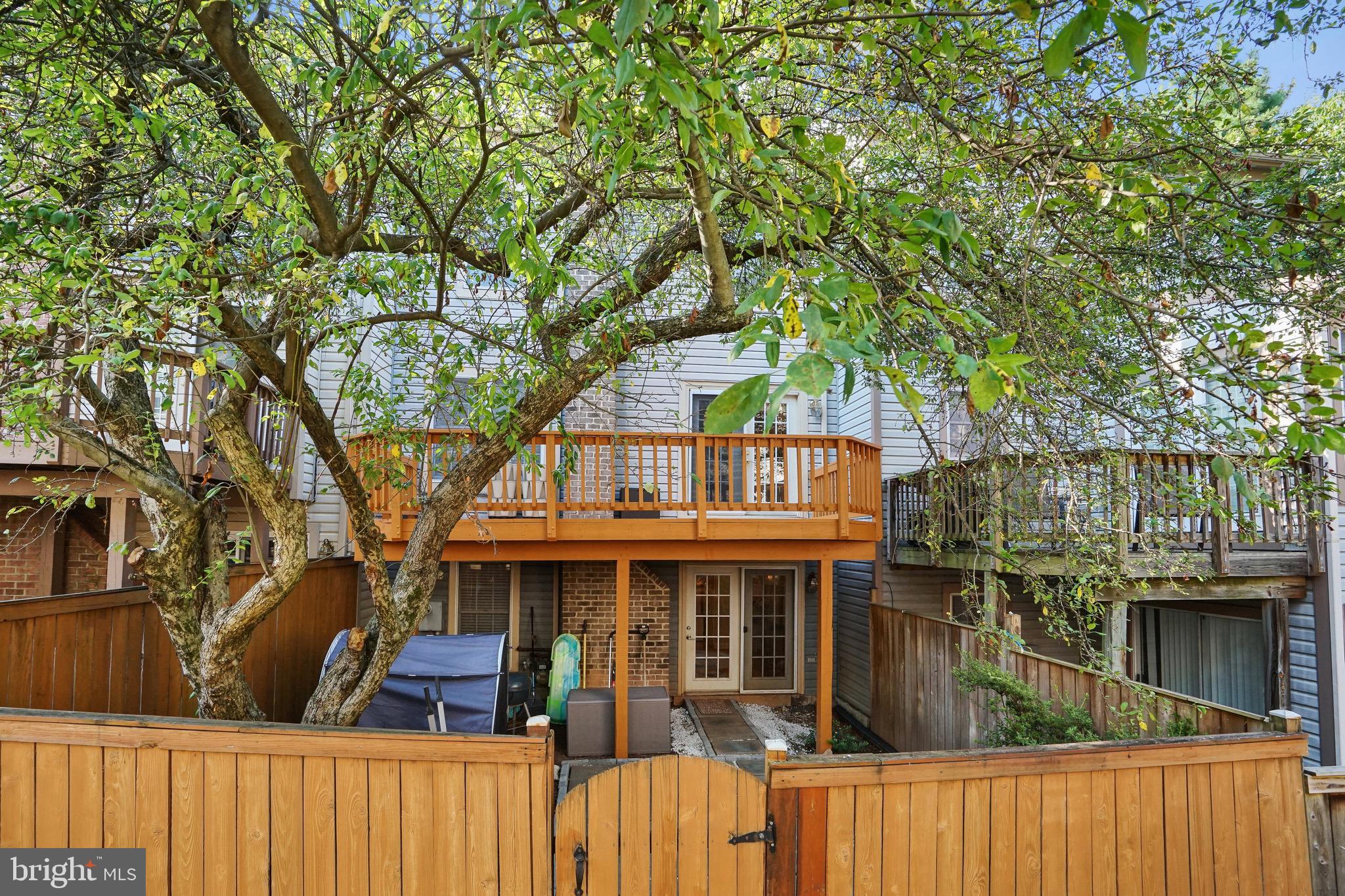 9603 Minstead Court Burke, VA 22015 - Photo 27 of 31 Exterior Rear