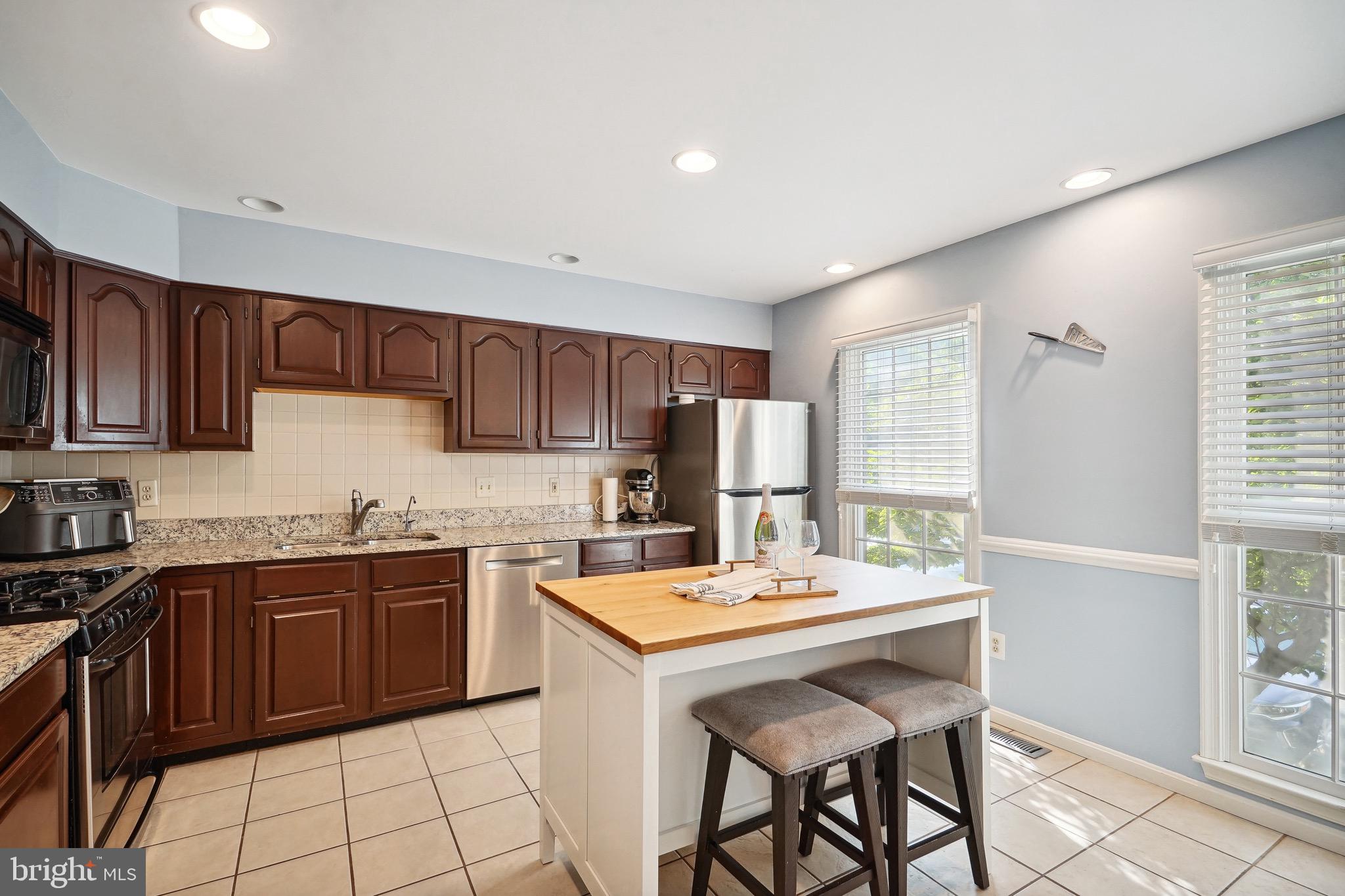 9603 Minstead Court Burke, VA 22015 - Photo 6 of 31 Kitchen