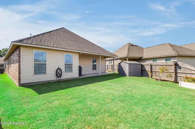 $280,000 | 104 Gray Birch Loop, Youngsville, LA 70592