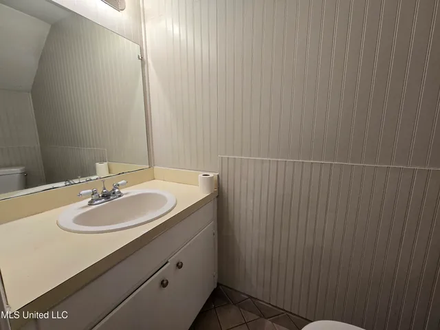 $1,250 | 15251 Parkwood Drive North, Unit B, Gulfport, MS 39503