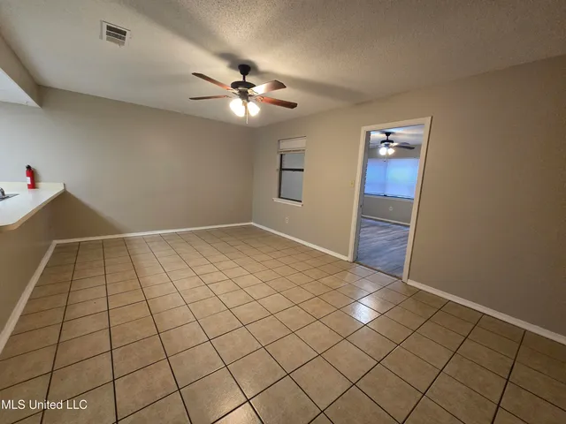 $1,250 | 15251 Parkwood Drive North, Unit B, Gulfport, MS 39503