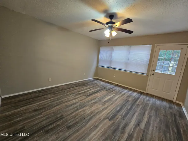 $1,250 | 15251 Parkwood Drive North, Unit B, Gulfport, MS 39503