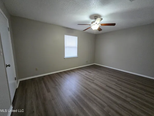 $1,250 | 15251 Parkwood Drive North, Unit B, Gulfport, MS 39503