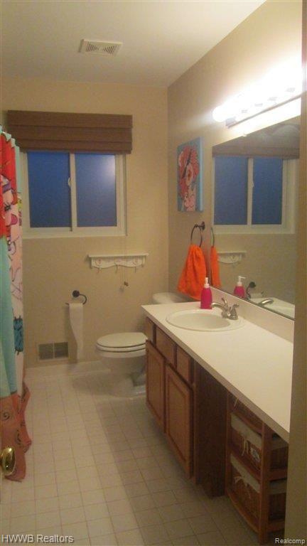 10321 Durham Road Clarkston, MI 48348 - Photo 19 of 23 Large 2nd full bath